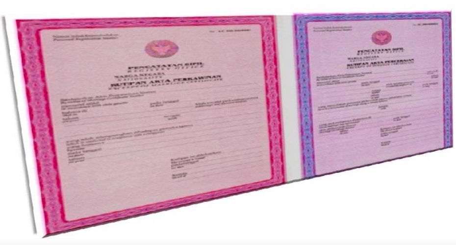 Menyertakan Akta Perkawinan Asli