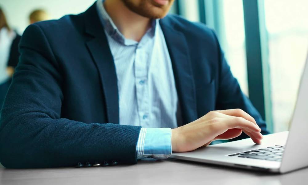 Perhatikan Dahulu Latar Belakang